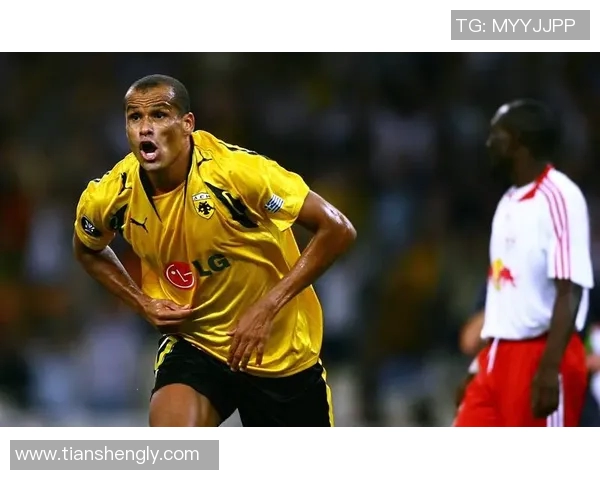 全球足球历史最强十位球星排名揭晓这些传奇球员震撼足坛